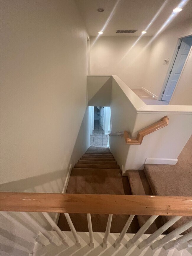 Building Photo - 145 Abelia Ln