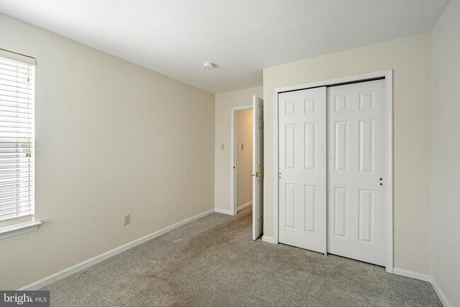 Building Photo - 124 Jeffords Ct