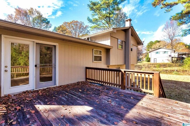 Building Photo - 3001 Sartain Dr