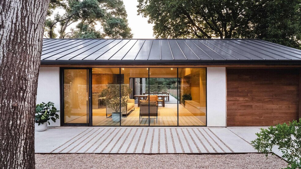Building Photo - 2708 Friar Tuck Ln