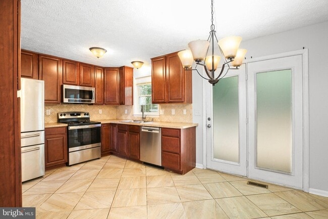 Building Photo - 7303 Sunset Ridge Ct