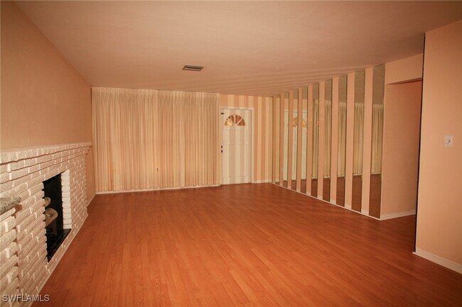 Building Photo - 289 Coral Dr