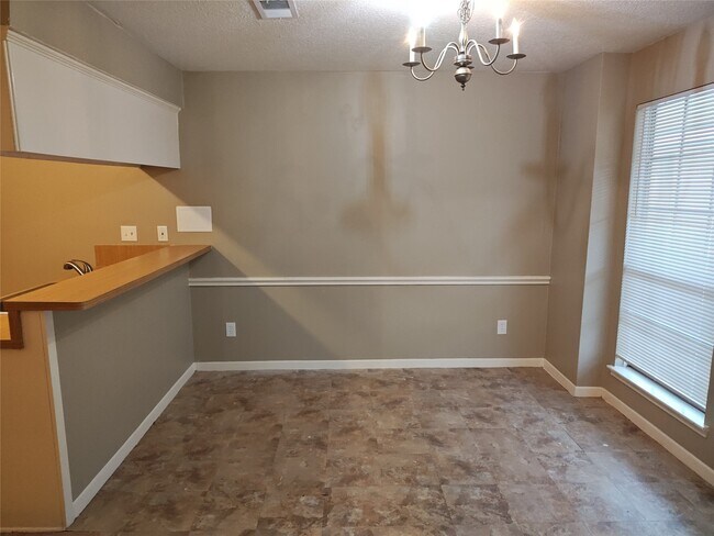 Building Photo - 11514 Meadow Ln