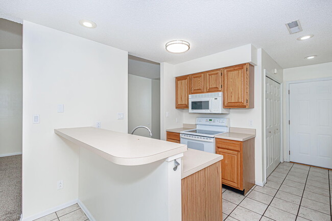 Building Photo - 3804 Larkspur Ct