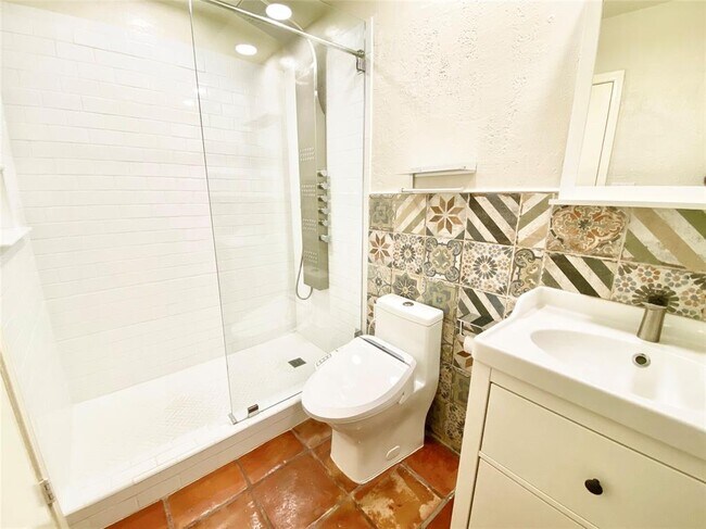 Building Photo - 22538 Market Square Ln