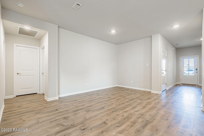 Building Photo - 101 Eagle Lk Dr
