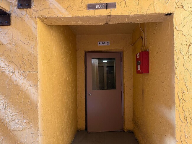 Building Photo - 4304 NW 9th Ave