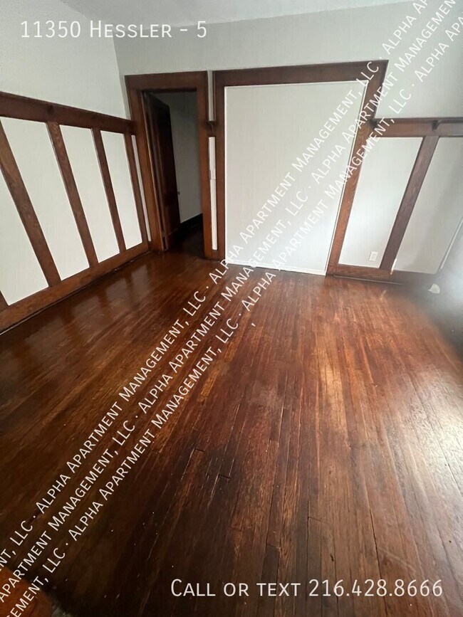 Building Photo - 11350 Hessler-5