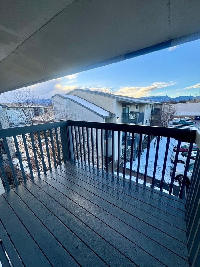 Building Photo - Cozy 1 Bedroom / 1 Bath Condo/DECEMBER MOVE IN SPECIAL