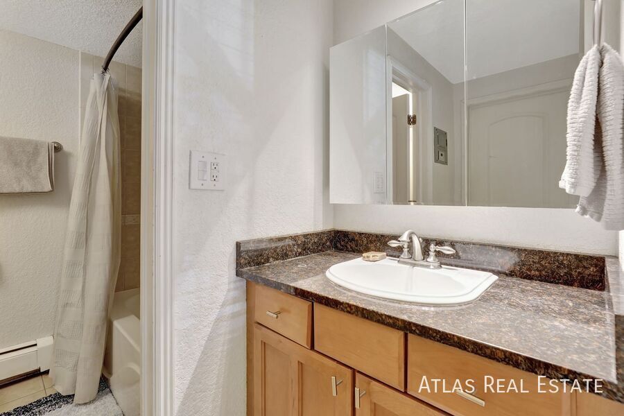 Building Photo - 1151 N Marion St