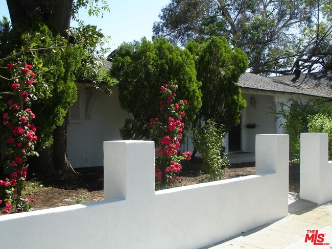 Building Photo - 6721 Melba Ave