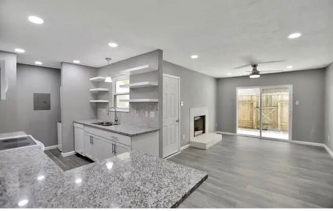 Building Photo - 7600 Emmett F Lowry Expy