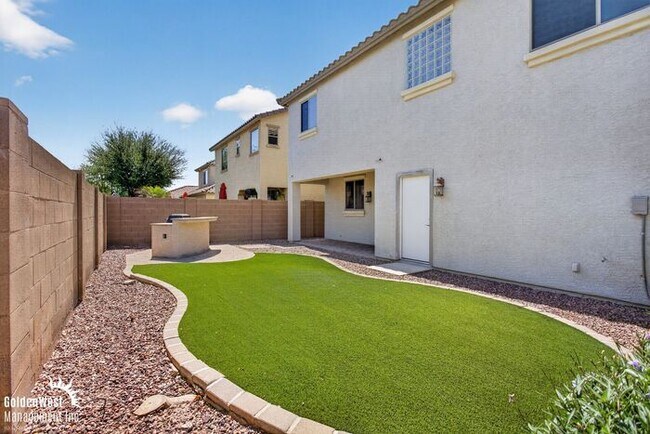 Building Photo - Beautiful 3Bdm 2.5Ba Home with Private Backyard in Power Ranch!