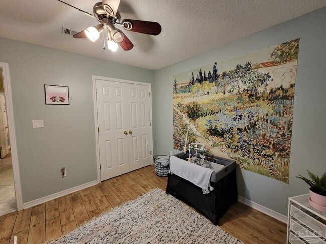 Building Photo - 876 Miramar Dr