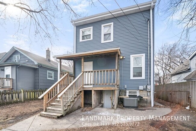 Building Photo - 806 S Taylor Ave