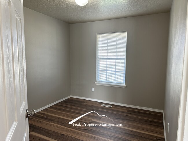 Building Photo - 2524 Colfax Dr
