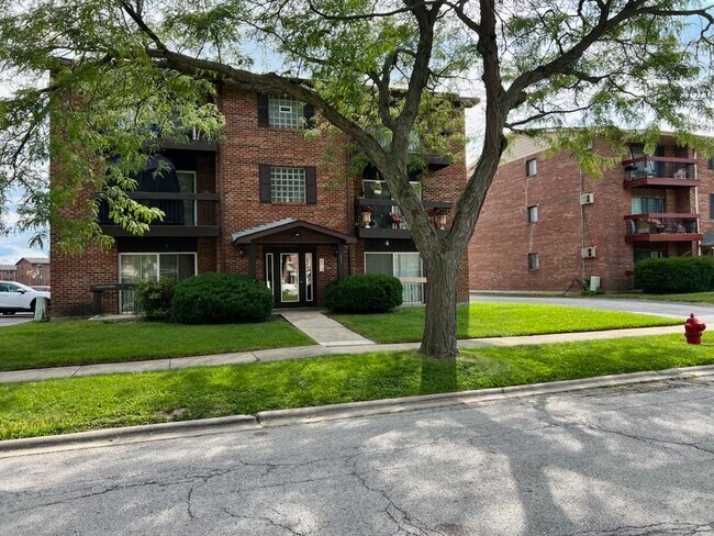 Building Photo - 4552 Heartland Dr