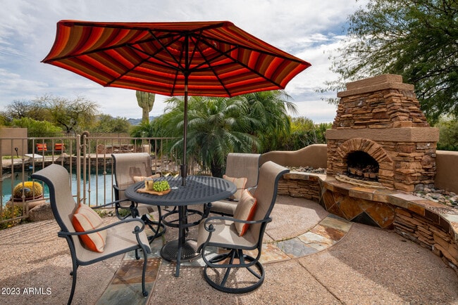 Building Photo - 7895 E Softwind Dr