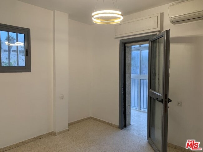 Building Photo - 10 Herzl Blvd