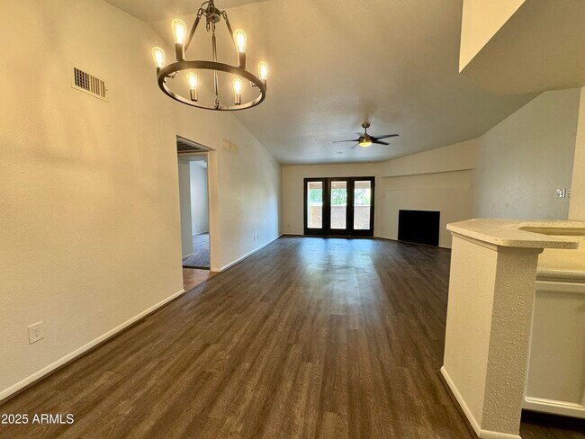Building Photo - 7950 E Starlight Way