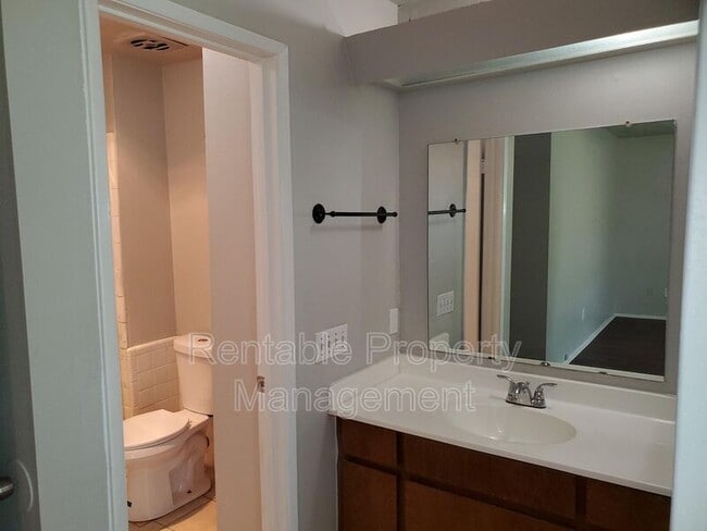 Building Photo - 3017 Abston Dr