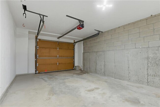 Building Photo - 39 Waterview Dr