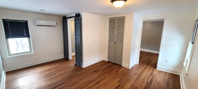 Building Photo - 287 Main St