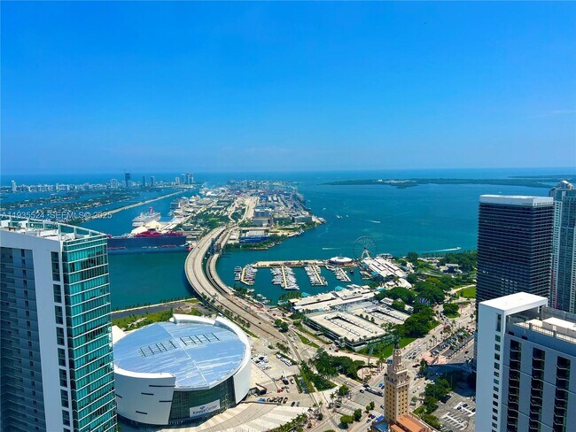 Building Photo - 851 NE 1st Ave