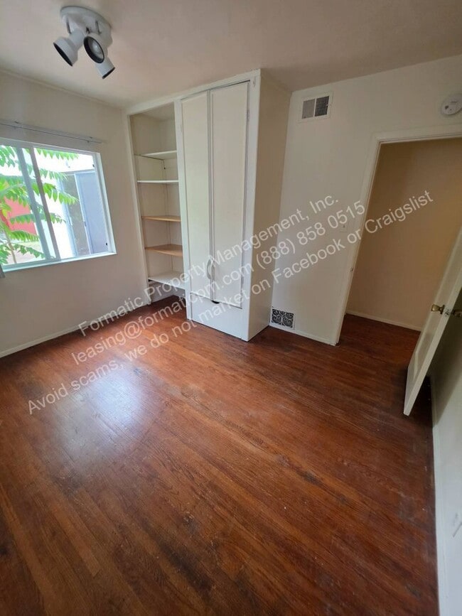 Building Photo - 1720 La Senda Pl