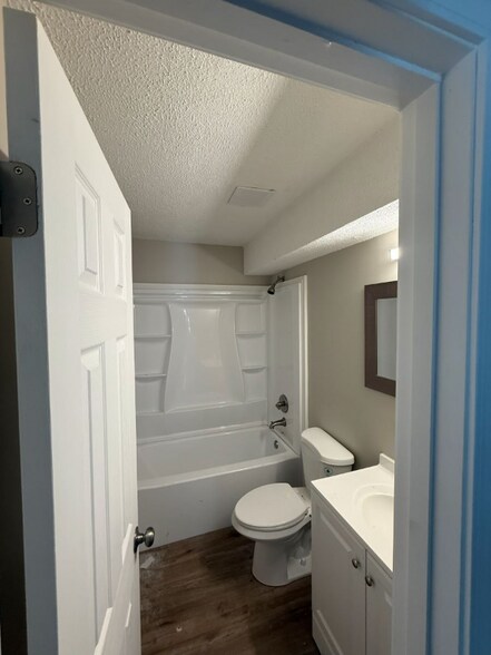 Building Photo - 324 Block St