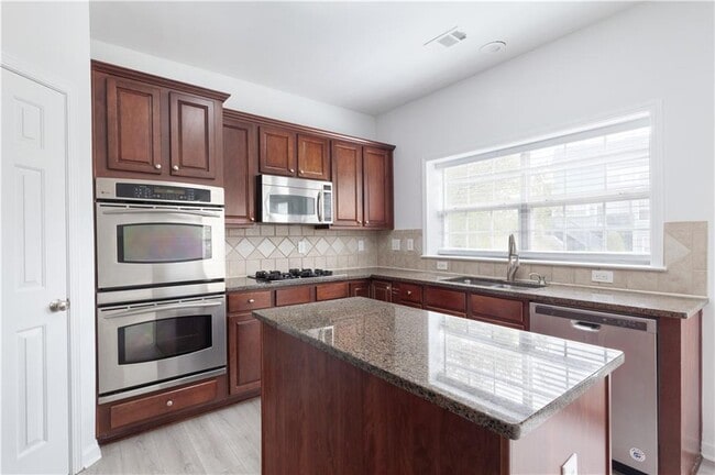 Building Photo - 4987 Rustic Canyon Dr