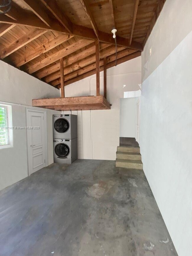 Building Photo - 415 Velarde Ave