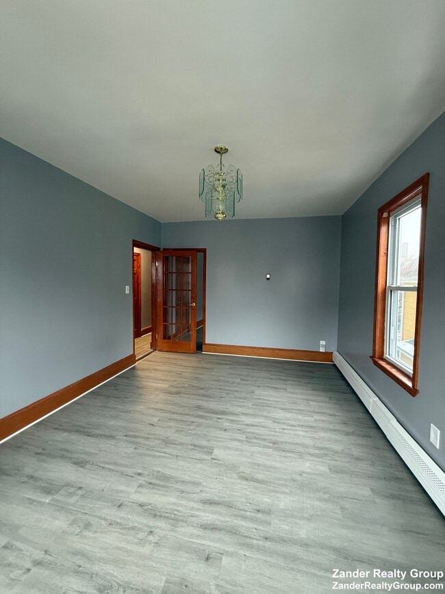 Building Photo - 2A Marshfield St