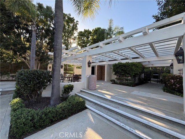 Building Photo - 9 La Quinta