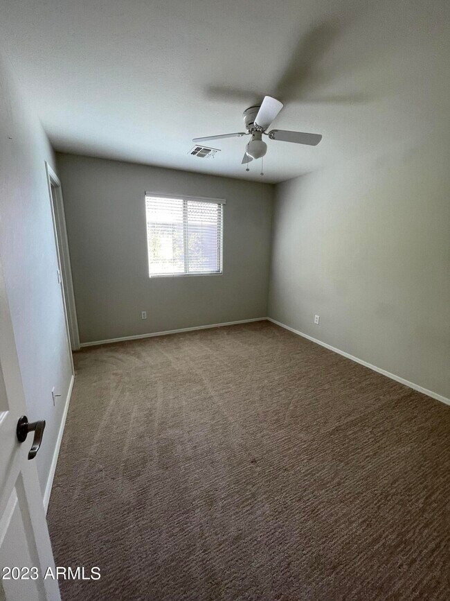 Building Photo - 3517 E Crescent Way
