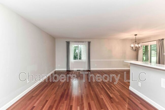 Building Photo - 12231 Westwood Hills Dr