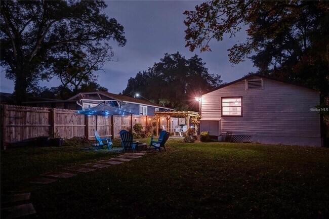 Building Photo - 1221 E Ida St