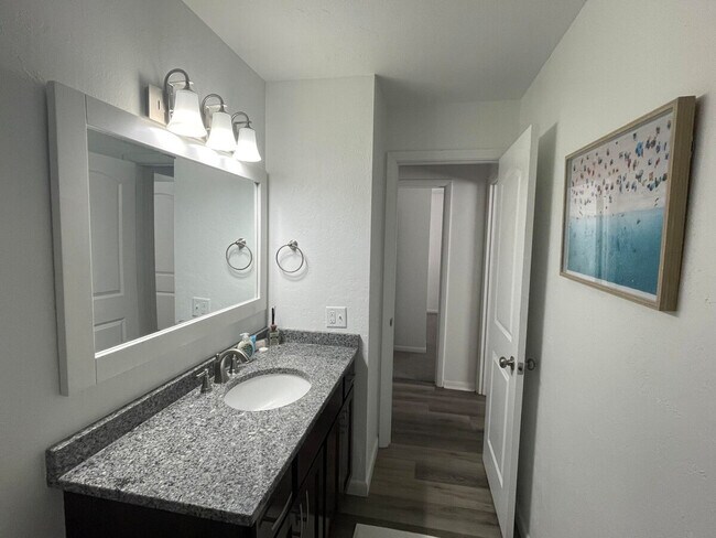 Building Photo - 1128 High Ave