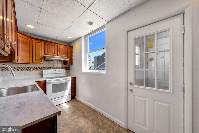 Building Photo - 177 Wellington Rd