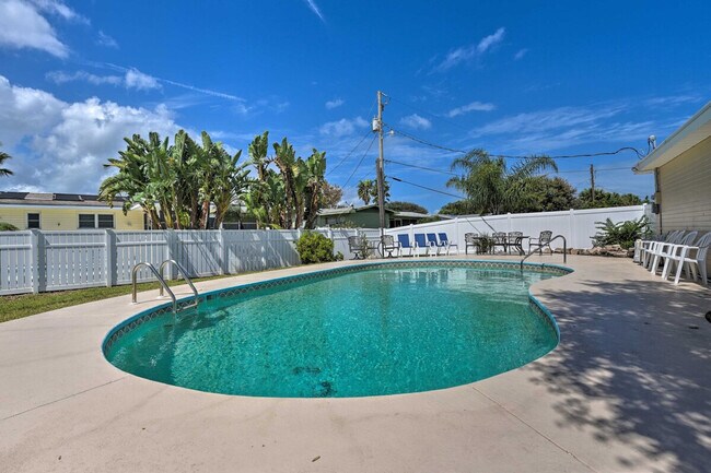 Building Photo - 726 Alden Dr