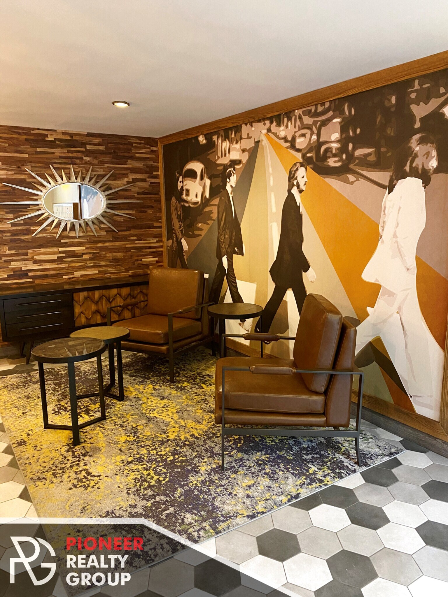 Building Photo - 518 W Wrightwood Ave