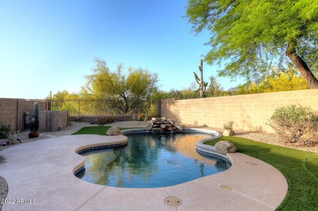 Building Photo - 10354 E Raintree Dr