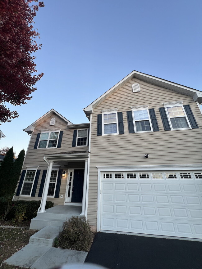 Building Photo - Move-in Special: HALF OFF off of the first month's rent! Stunning 4-5 Bedroom Home for Rent in En...