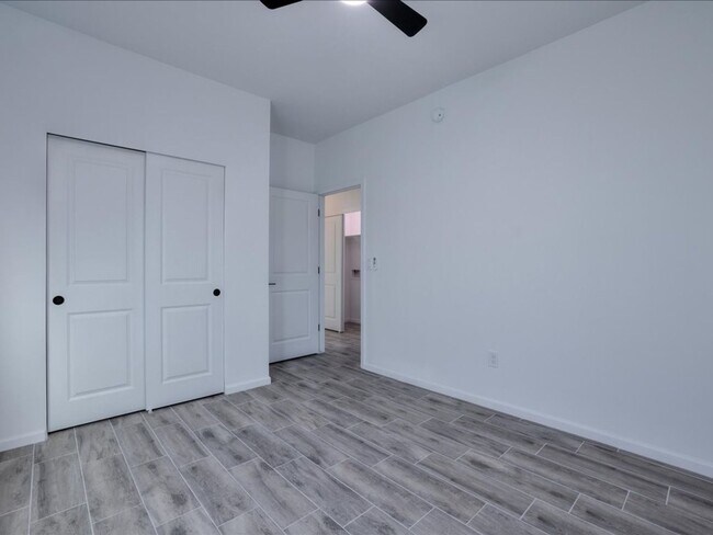 Building Photo - 1603 S Van Buren Ave