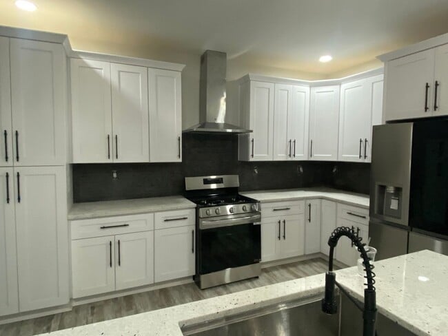Building Photo - Spacious 5BR House in Easley