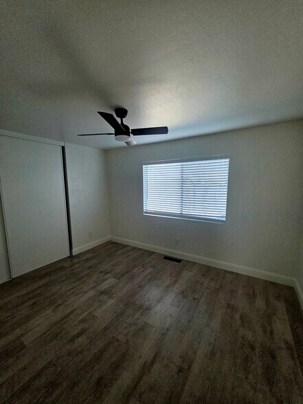 Building Photo - 327 N Lincoln Ave