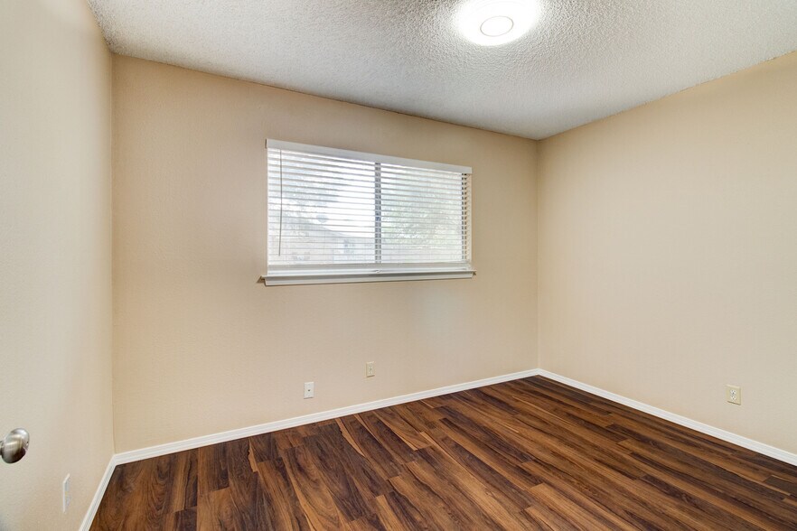 Building Photo - 7912 Echo Wind St