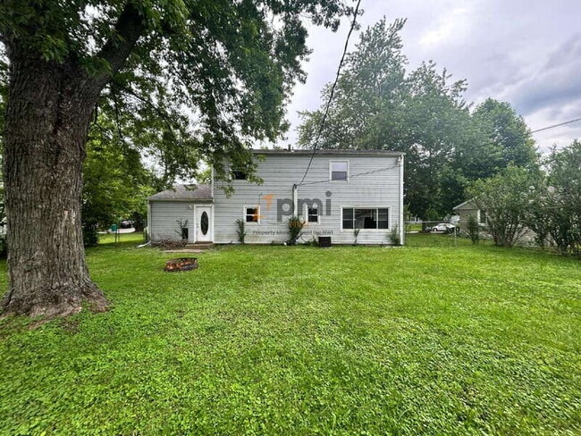 Building Photo - 385 Briarwood Dr