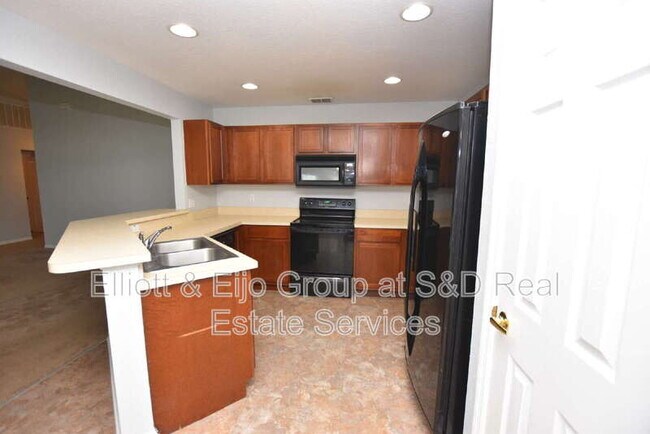 Building Photo - 1615 Laurel Meadows Dr