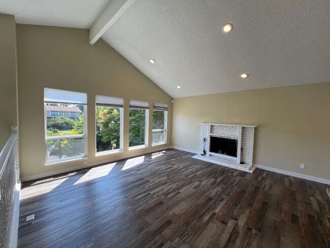 Building Photo - 5 Bedroom Home in Cul-de-sac AVAILABLE NOW!